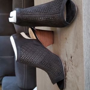 New Vince Camuto Dastana 9.5 M Peep Toe